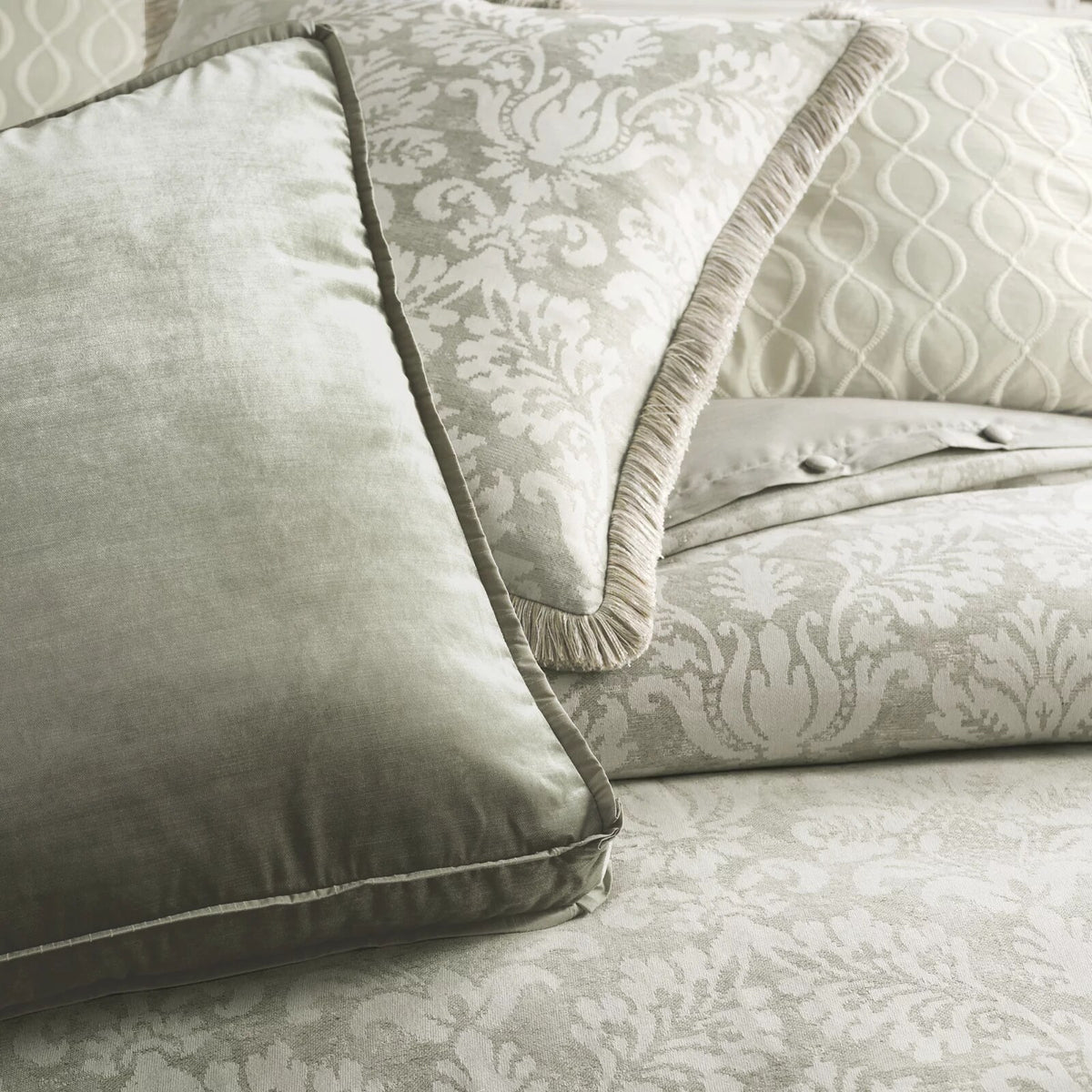 Lourde Bedding Collection