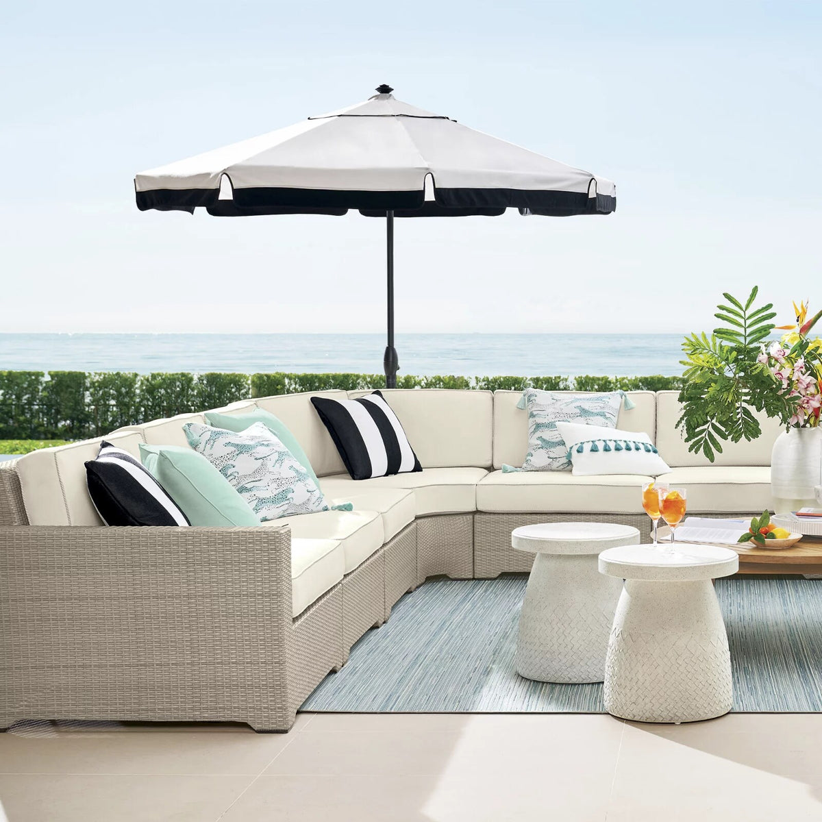 9' Round Contrast Border Umbrella