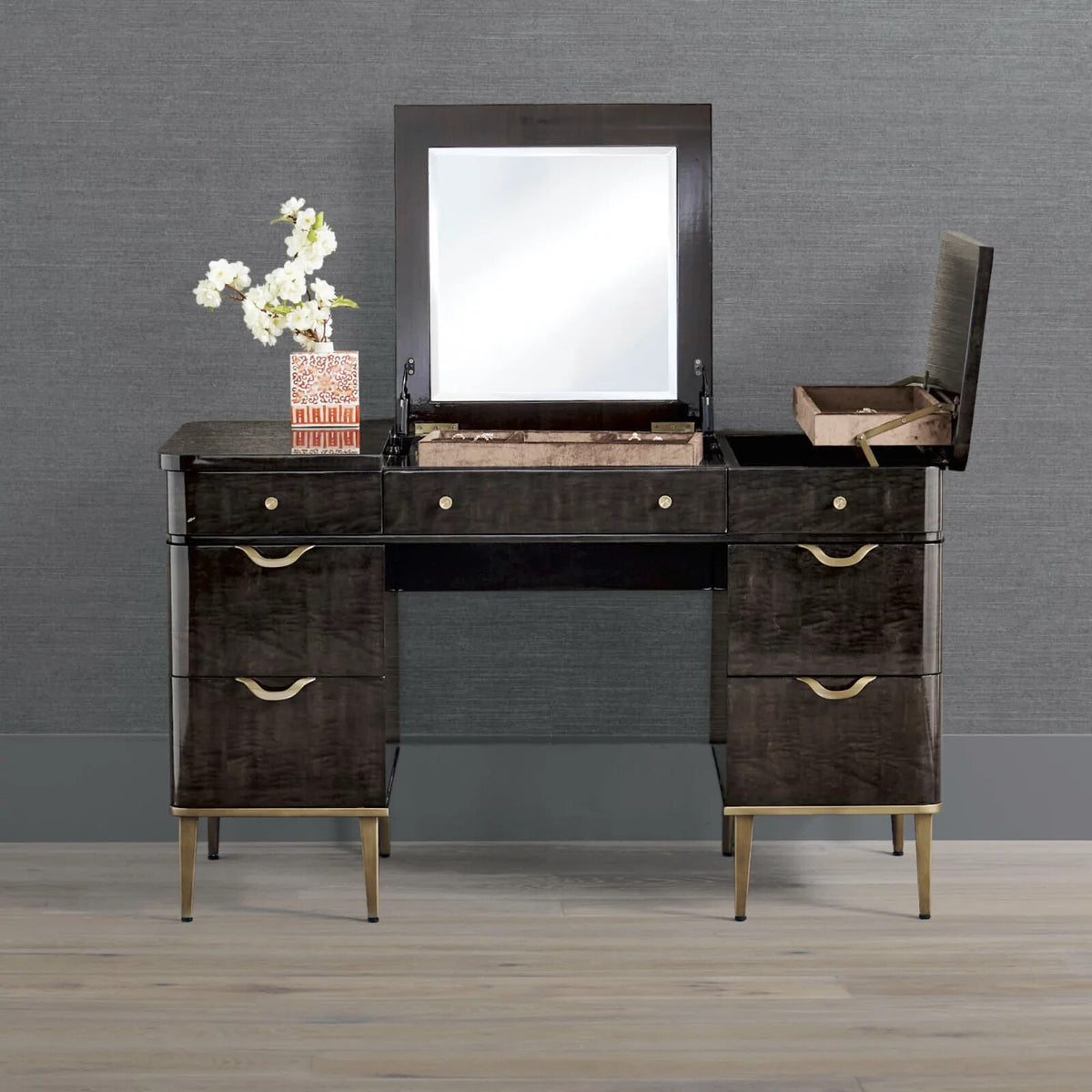 Kamila Ultimate Vanity