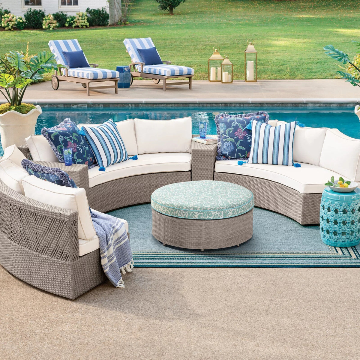 Pasadena II Ottoman in Dove Wicker